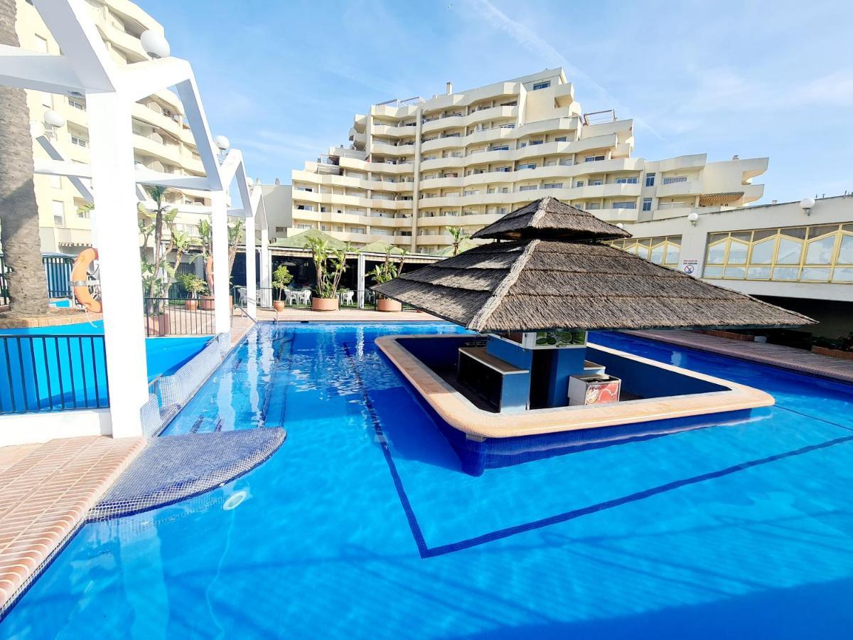 Precioso Con Piscinas Y Vistas Al Mar. Benalmádena