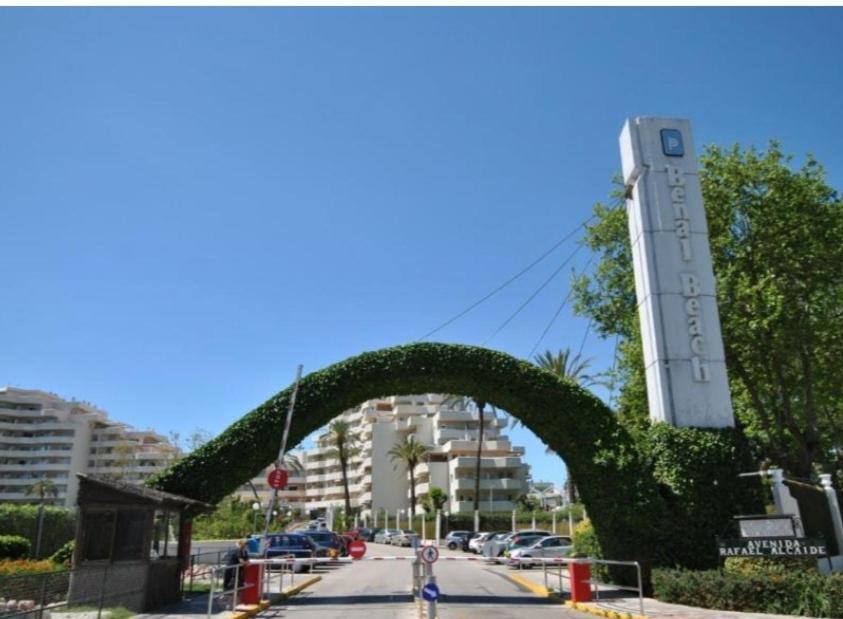 Precioso Con Piscinas Y Vistas Al Mar. Apartamento *