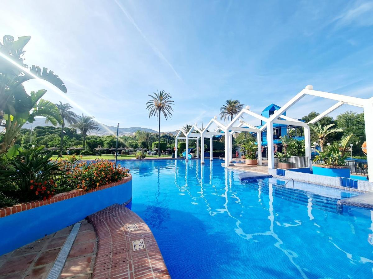 Precioso Con Piscinas Y Vistas Al Mar. Apartamento